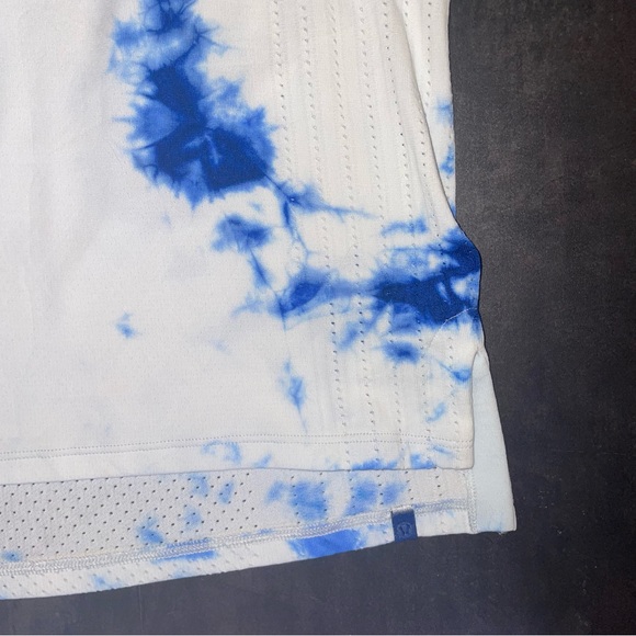 Lululemon Train to Be Tank Top Shibori Blue / White Tie Dye 2 - Picture 4 of 8